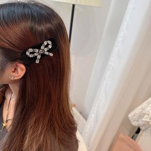 Barrettes à cheveux mignonnes en strass de luxe, avec nœud, comme accessoire pour cheveux pour femmes - Product Image 2