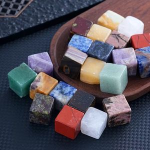 Venta al por Mayor de Piedras Curativas de Cristal Natural Talladas en Cubo, Estilo Bohemio, Multimaterial, para Decoración del Hogar y Regalos - Product Image 1