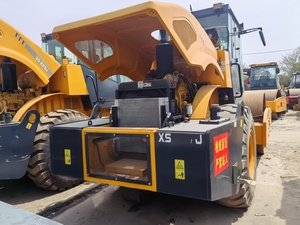 Rouleau d'Équipement Lourd d'<span class=keywords><strong>Occasion</strong></span> à Vendre. Entraînement hydraulique standard d'émission Euro IV. Rouleau de 12.5 tonnes. - Product Image 6
