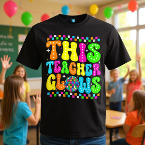 T-shirt This Teacher Glows, style années 80 et 90, dernier jour d'école - Product Image 3