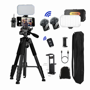 Trípode Resistente de 2.1M con Luz LED Recargable de 1800 mAh y 2 Micrófonos Inalámbricos de Solapa, Kit de Grabación de Video para Vlogs - Product Image 1