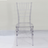 Chaise Chiavari empilable en résine plastique de haute qualité, style cristal, mobilier moderne pour événements extérieurs, hôtels, banquets, salles à manger et salons