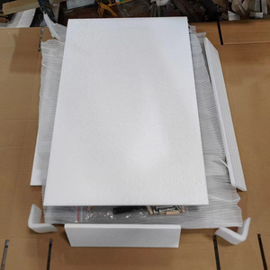Rak Pajangan Perhiasan 3 Tingkat Persegi Panjang, Kayu MDF Rekayasa, Bingkai Hitam, Meja Pajangan Komersial Berlubang, Dapat Disesuaikan - Product Image 2