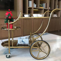 Chariot de bar, chariot en métal, hôtel, restaurant, véhicule de livraison de nourriture, lieu, chariot mobile, chariot commercial à trois étages, chariot à liqueur doré