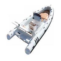 Nouveau design, bateau à rames gonflable en fibre de verre de 6,8 m (22 pieds) avec coque en V profond et grand pont solaire en Hypalon