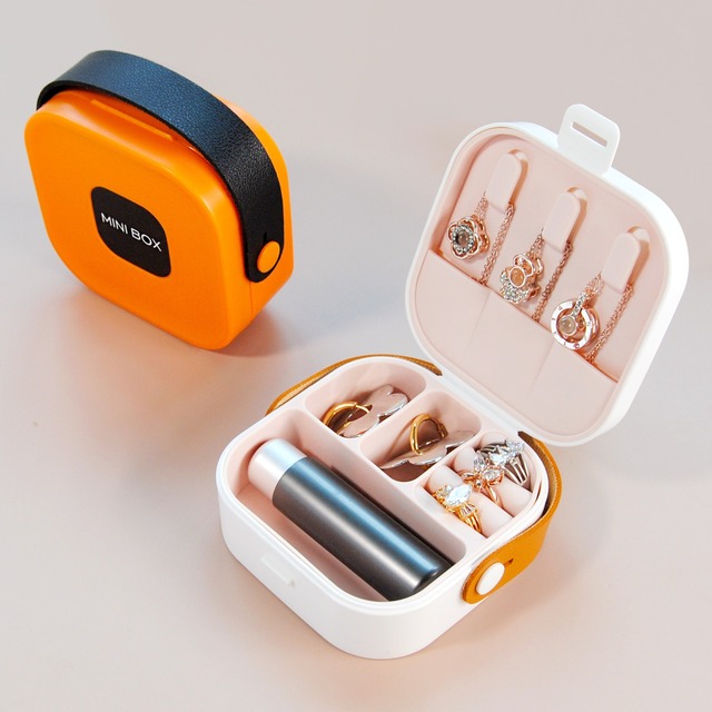 2026 Portable Jewelry Box Gift Box Multi-Compartment Storage for Rings, Necklaces, Accessories, and Lipstick