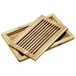 Tabla de cortar pan KESPER, tabla de cortar reversible de madera para uso en la cocina - Product Image 2