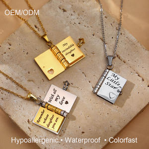 Collier pendentif chaîne O en acier inoxydable plaqué or PVD 18 carats avec <span class=keywords><strong>petit</strong></span> livre gravé, style mode européen et américain, cadeau - Product Image 1