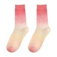 Chaussettes d'hiver en laine de mouton mérinos pour femmes, design personnalisé, chaussettes mi-hautes absorbant la transpiration, fil poilu, épaisseur mixte