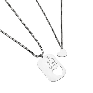 Collar de pareja de moda con letras "I Carry Your Heart With <span class=keywords><strong>Me</strong></span>" Love Heart Hollow Charms Collar para hombres y mujeres Amante Regalos - Product Image 1