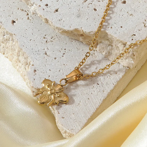 Minimalist Casual Style Flower And <b>Bee</b> Pendant <b>Necklace</b> For Women 14K <b>Gold</b> Plated 304 Stainless Steel Daily Wear Jewelry - Product Image 5