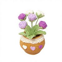 Handgemaakte katoenen gehaakte bloemen (tulpen en rozen) in potjes, decoratie voor thuis, voor Kerstmis en Pasen