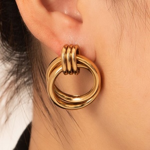 Pendientes de tuerca geométricos tridimensionales exagerados de acero inoxidable chapado en oro de 14 quilates para mujer, lisos, huecos, modernos, para fiesta - Product Image 6