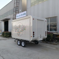 Remorque de vente mobile multifonctionnelle personnalisée en acier inoxydable résistant à la rouille pour le commerce de détail de vêtements itinérant