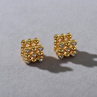 2025 plus récent haut de gamme personnalité bijoux métal géométrique creux carré Cube nid d'abeille oreille Clips boucles d'oreilles avec Zircon