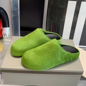 Chaussons en fourrure de haute qualité pour hommes et femmes, semelles épaisses en caoutchouc, confortables pour l'extérieur, chaussures décontractées de luxe - Product Image 2