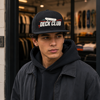 Casquette Snapback à faible MOQ avec broderie graphique Urban Deck, échantillonnage rapide pour les vendeurs de mode jeunesse avec marque privée