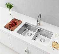 Évier en acier inoxydable de cuisine de vente chaude 2025 avec doubles bols à la main éviers d'installation de comptoir à un trou