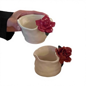 Bandeja para Taza de Café de Cerámica Hecha a Mano, Tridimensional, con Rosa <span class=keywords><strong>Roja</strong></span> Pintada a Mano, Color Bajo Esmalte, Diseño Retro de Lujo Ligero y Silencioso - Product Image 1