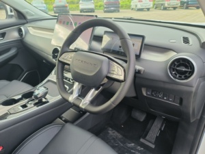 Dongfeng Forthing Friday SUV con Guida a Destra, Interni Scuri, Climatizzatore Automatico, Auto SUV per Trasporto Familiare Quotidiano - Product Image 6