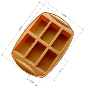 Moule en silicone classique à 12 cavités Lar pour la cuisson de gâteaux ou de chocolats, idéal pour les pains et les pâtisseries - Product Image 3