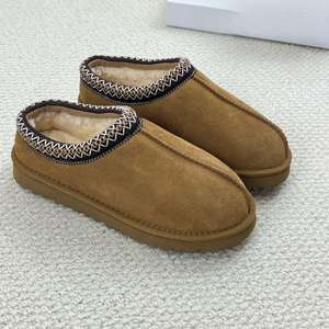 รองเท้าบูทหิมะผู้หญิงแบบสวม สไตล์ลำลองเรียบหรู รุ่นใหม่ประจำปี 2025 ของ UG พร้อมขนกำมะหยี่สำหรับฤดูใบไม้ร่วงและฤดูหนาว สไตล์ชาติพันธุ์ - Product Image 1