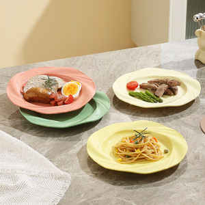 Assiette ronde créative en plastique au design crémeux, idéale pour la maison, les plats de pâtes, les repas occidentaux, les fruits - Product Image 2