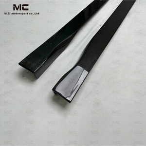 Extension de jupe latérale universelle en fibre de carbone de longueur personnalisée, jupe latérale de <span class=keywords><strong>voiture</strong></span> pour toutes les voitures, pour BMW F82 F80 pour Audi - Product Image 4