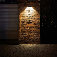 Lampe murale solaire super lumineuse IP65 étanche tout-en-un avec détecteur de mouvement PIR pour éclairage décoratif extérieur