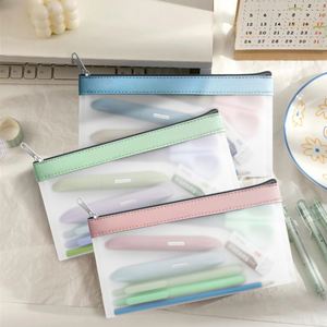 Étui à crayons en TPU translucide givré - Pochette à stylos étanche avec fermeture éclair pour l'école et le bureau, organiseur de stylos fin pour offrir en cadeau - Product Image 4