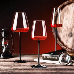 Copa de Vino Tinto de 301-400 ml con Tallo Negro, Elegante, para Cócteles y Fiestas - Product Image 2
