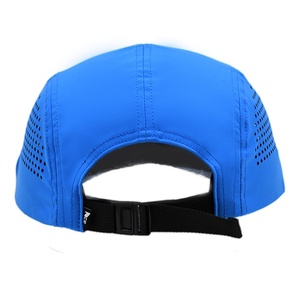 Chapeau 5 panneaux imperméable personnalisé Casquette de sport en maille à séchage rapide légère et respirante avec logo en caoutchouc - Product Image 6
