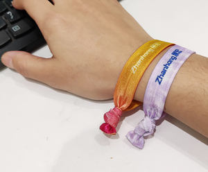 สายคล้องคอแบบยืดพิมพ์ลายตามสั่ง ที่รัดผมแบบซับลิเมชั่น สายรัดข้อมือ และผ้าพันข้อมือพร้อมโลโก้สั่งทำ สายรัดข้อมือสำหรับโปรโมชั่น - Product Image 6