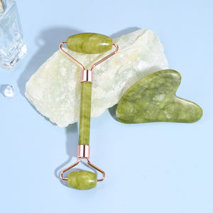 Set di Massaggio <span class=keywords><strong>Viso</strong></span> e Corpo in Giada Verde Naturale all'Ingrosso, Kit di Alta Qualità con <span class=keywords><strong>Rullo</strong></span> <span class=keywords><strong>per</strong></span> il <span class=keywords><strong>Viso</strong></span> e Gua Sha - Product Image 4
