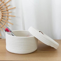 Panier de rangement de bureau tissé en coton de chanvre de coton de couleur unie avec couvercle en cuir pour télécommande de clé de café cosmétique