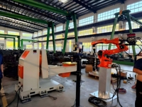 Bras de robot de soudage basé sur PLC, entraînement servo-électrique, protection IP54, facile à utiliser pour les stations de soudage robotisées, machines de construction