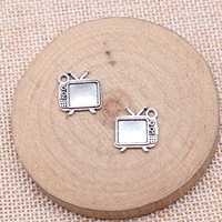 Pendentif Antenne TV Rétro 15x13mm en Alliage de Zinc Argent Vieilli pour Bijoux de Fan de Dessins Animés Vintage