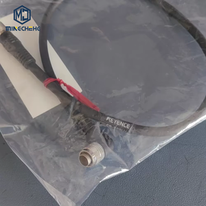 Câble d'extension KEYENCE CB-B05LU pour instrument de mesure laser 2D/3D série LJ-X8000 - Connecteur en L (0,5 m) CB B05LU - Product Image 1