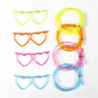 Yaratıcı parti yüksek şeffaflık plastik gözlük samanı esnek pipet boru araçları Bar malzemeleri aksesuarları
