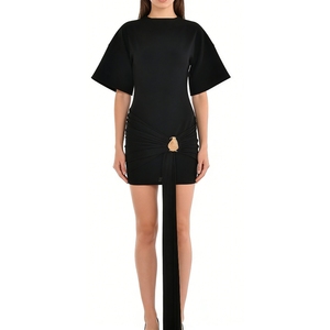 Vestido Mini de Manga Corta Oversize para Mujer con Cintura Fruncida, Detalle de Hebilla Metálica y Cola Larga, Vestidos de Moda - Product Image 5