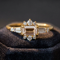 Anillo de Compromiso Vintage con Morganita Corte Esmeralda, Plata 925, Chapado en Oro de 18K, Engaste de Puntas Romántico para Mujer