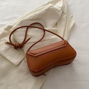 Bolso de Hombro Tipo Baguette 2025, Color Sólido, Estilo Vintage, Minimalista, Pequeño, Anti-Robo, con Cierre, Portátil y Moderno - Product Image 3