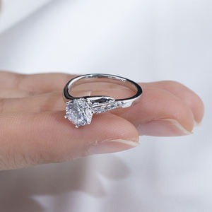 Bague en argent sterling 925 avec diamant de laboratoire taille ronde Messi Jewelry MSR-1752 - Product Image 4