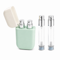 Vente en gros : Flacon vaporisateur de parfum portable 2-en-1 à double compartiment, format voyage 5 ml, en plastique, rechargeable par le bas