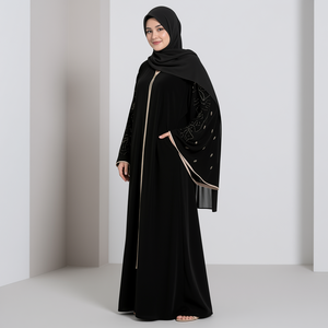 Abaya Islamica Personalizzata OEM con Ricami Neri, Maniche a Campana, per Eid Musulmano - Product Image 6