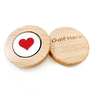 Marqueur de balle de golf en bois avec logo personnalisé, aimant en bois, jeton de poker - Product Image 3