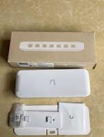 Commutateur Ubiquiti UniFi Switch Ultra 210W (USW-Ultra-210W) 8 ports Gigabit PoE+ géré, budget PoE de 202W, montable au mur