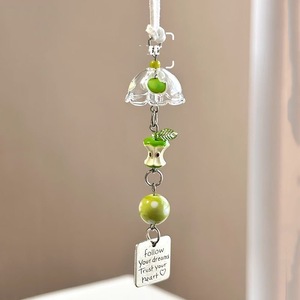 Colgante de abalorios de la suerte hecho a mano con campanilla de viento verde para decoración de teléfono, cámara, bolso o llavero - Product Image 4
