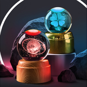 Décorations créatives en cristal de bureau sculptées en 3D du fabricant veilleuse LED blanche chaude rotative cadeaux de vacances pour la chambre à coucher - Product Image 1