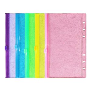 Carpeta de Hojas Sueltas con Cierre Elástico, Protector de Hojas Transparente de PVC con 6 Orificios y Bolsillo con Cremallera A6, con Polvo Brillante - Product Image 1